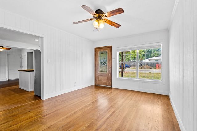 5204 Roxie Street, Haltom City, TX 76117