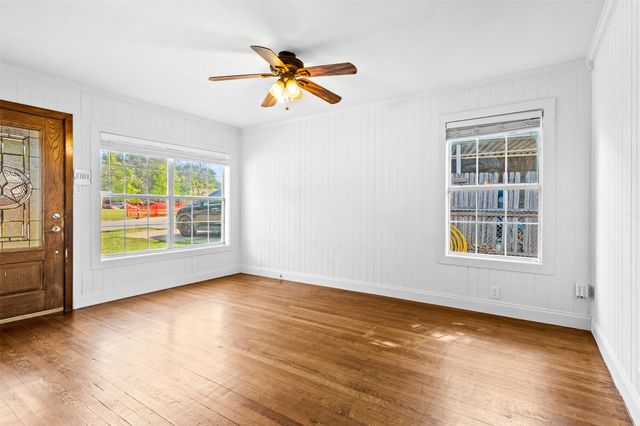 5204 Roxie Street, Haltom City, TX 76117