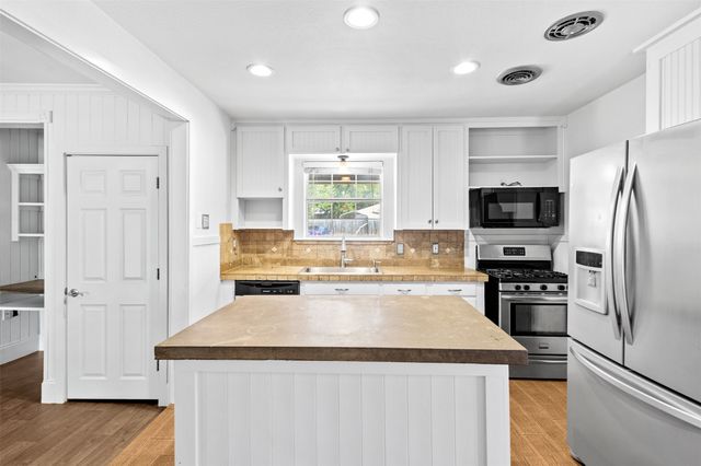 5204 Roxie Street, Haltom City, TX 76117