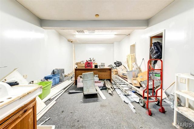 9322 Saint Charles Rock Road, St Louis, MO 63114