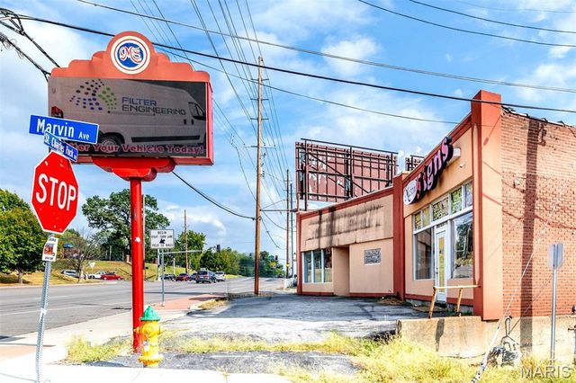 9322 Saint Charles Rock Road, St Louis, MO 63114