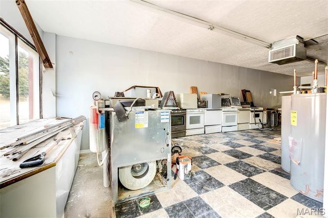 9322 Saint Charles Rock Road, St Louis, MO 63114