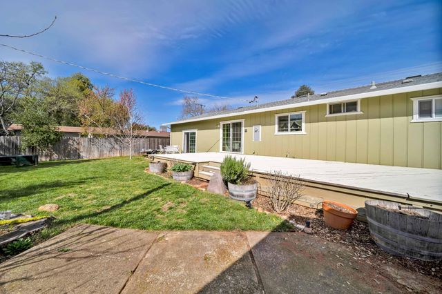 2195 Rancho Road, Redding, CA 96002