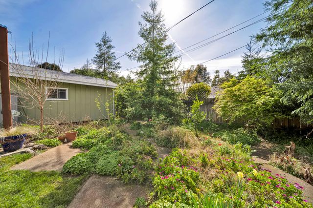 2195 Rancho Road, Redding, CA 96002