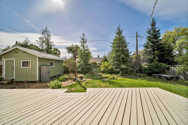 2195 Rancho Road, Redding, CA 96002