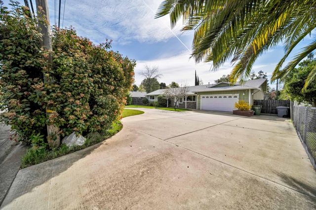 2195 Rancho Road, Redding, CA 96002