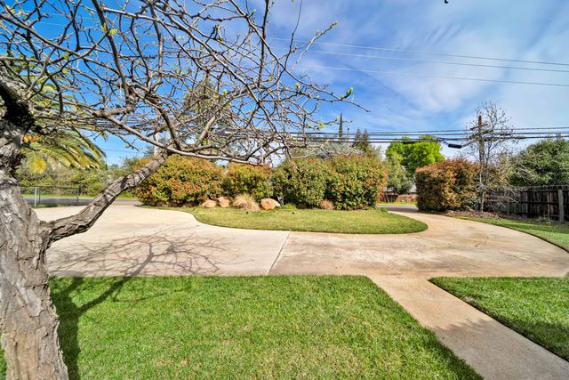 2195 Rancho Road, Redding, CA 96002