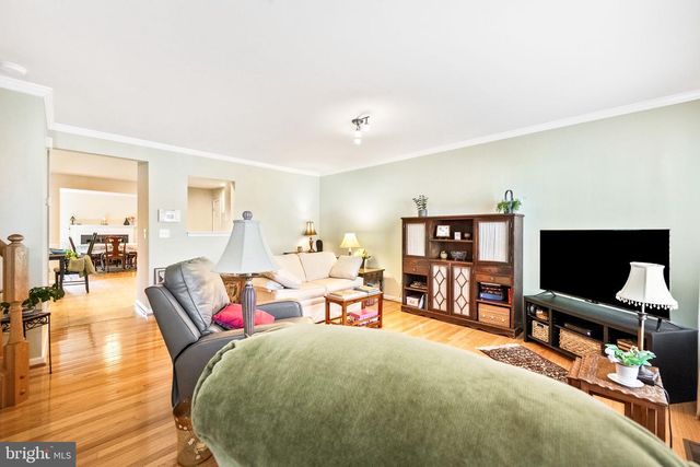 12 LOPEZ DR, Martinsburg, WV 25405