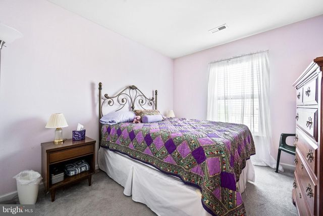 12 LOPEZ DR, Martinsburg, WV 25405