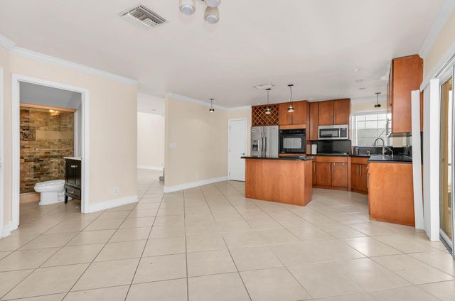 5486 NW 44th Way, Coconut Creek, FL 33073