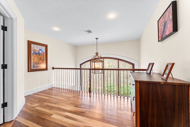 38 Wilsondale St, Dover, MA 02030