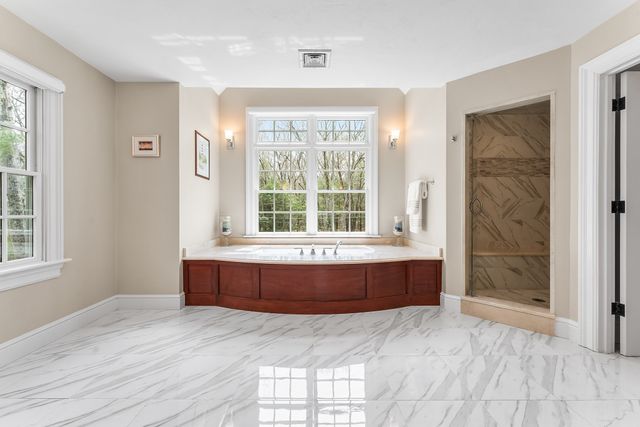 38 Wilsondale St, Dover, MA 02030