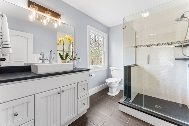 38 Wilsondale St, Dover, MA 02030