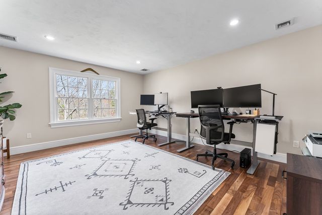 38 Wilsondale St, Dover, MA 02030