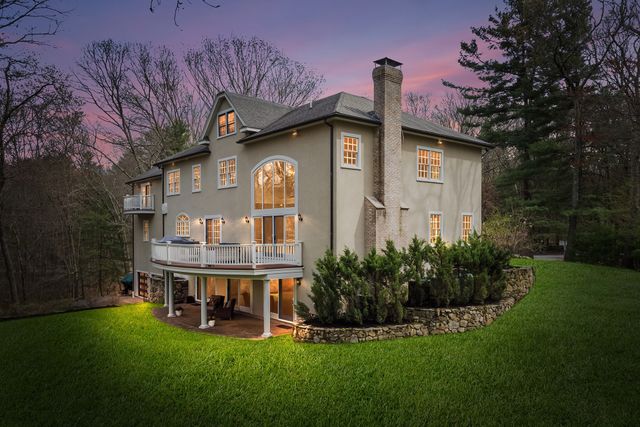 38 Wilsondale St, Dover, MA 02030