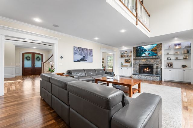 38 Wilsondale St, Dover, MA 02030