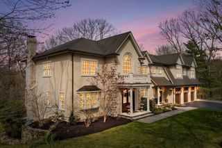 38 Wilsondale St, Dover, MA 02030