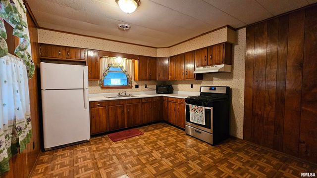 708 N 20TH Street, Herrin, IL 62948