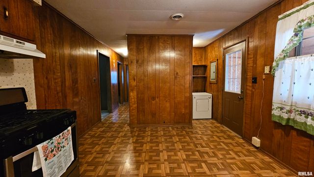 708 N 20TH Street, Herrin, IL 62948