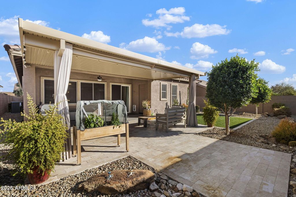 Image 6 of property listing at 24038 N 165TH Lane, Surprise, AZ 85387