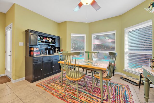 9215 Tay Dr, Helotes, TX 78023