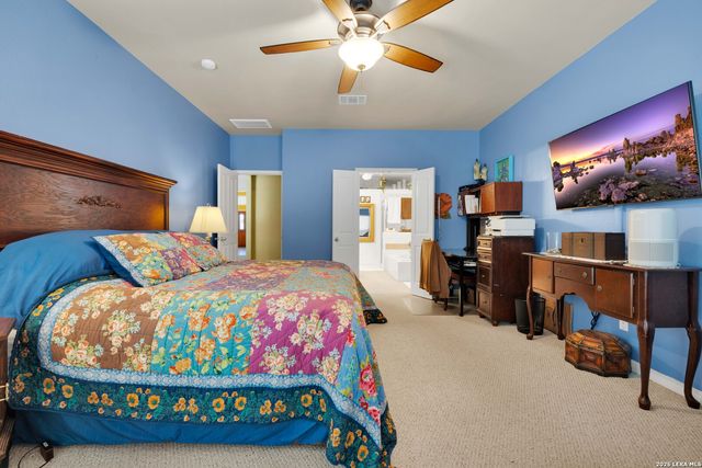 9215 Tay Dr, Helotes, TX 78023