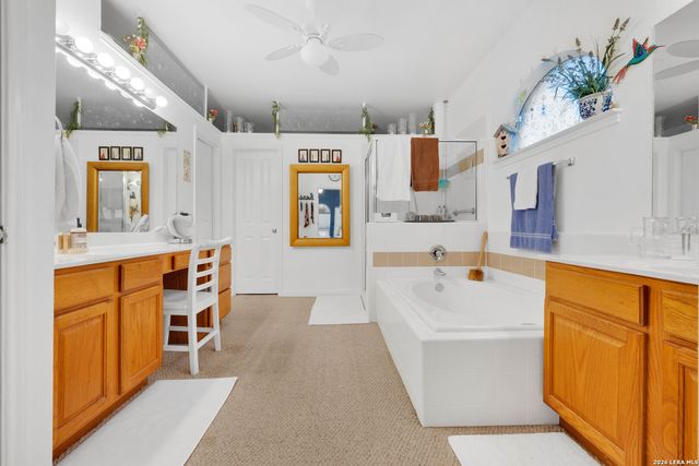 9215 Tay Dr, Helotes, TX 78023