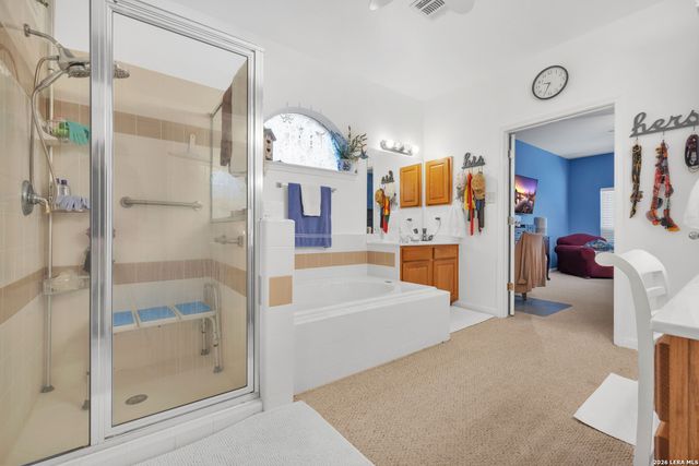 9215 Tay Dr, Helotes, TX 78023