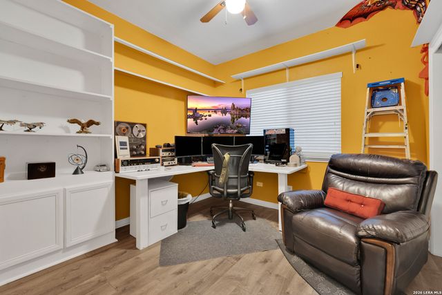 9215 Tay Dr, Helotes, TX 78023