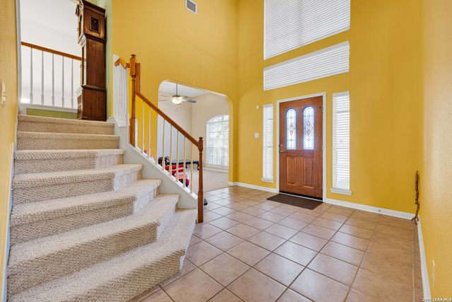 9215 Tay Dr, Helotes, TX 78023