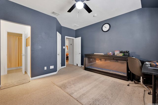 9215 Tay Dr, Helotes, TX 78023