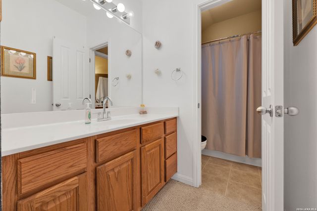 9215 Tay Dr, Helotes, TX 78023