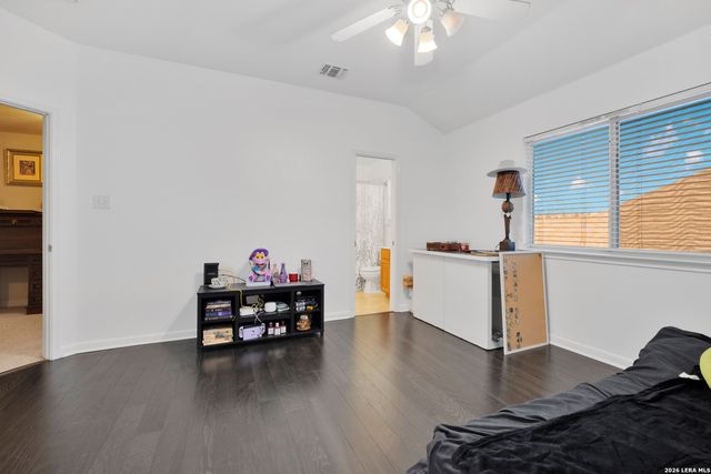 9215 Tay Dr, Helotes, TX 78023