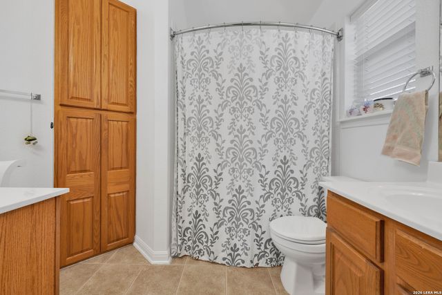 9215 Tay Dr, Helotes, TX 78023