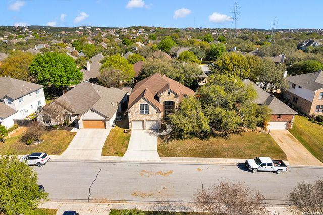 9215 Tay Dr, Helotes, TX 78023
