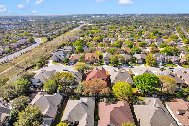 9215 Tay Dr, Helotes, TX 78023