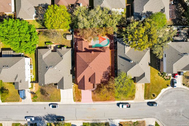 9215 Tay Dr, Helotes, TX 78023