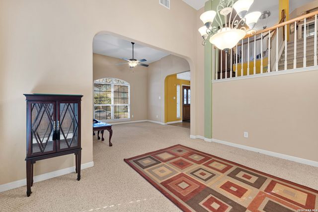 9215 Tay Dr, Helotes, TX 78023