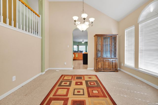 9215 Tay Dr, Helotes, TX 78023