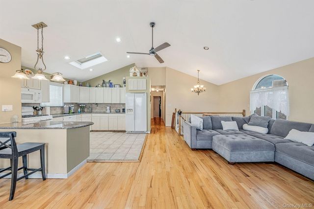 510 Albern Avenue, Oceanside, NY 11572