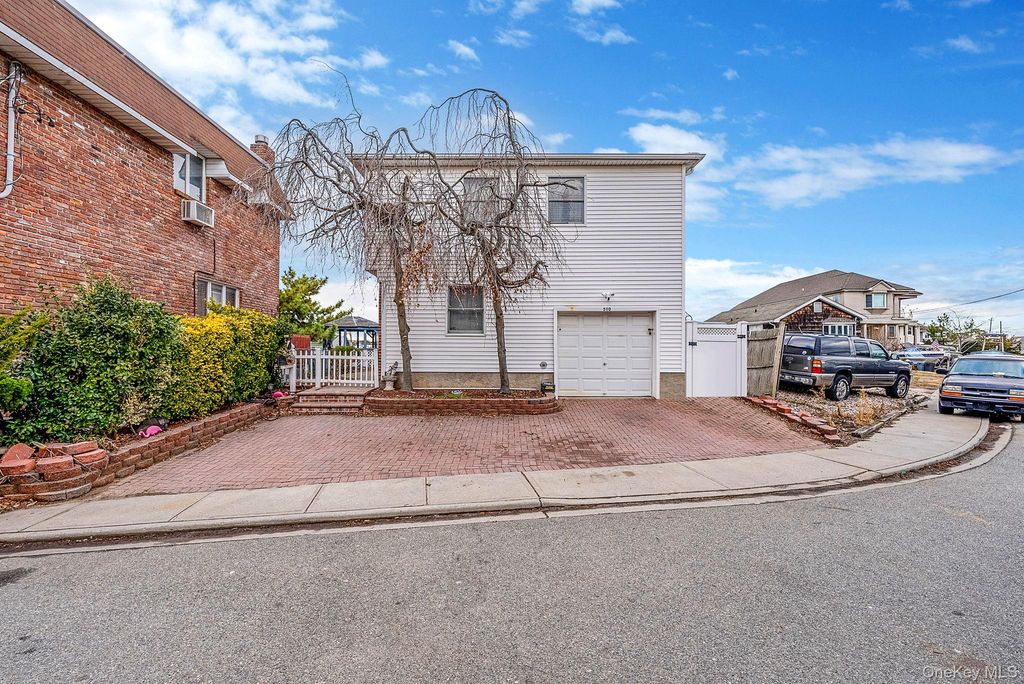 510 Albern Avenue, Oceanside, NY 11572