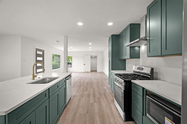 3134 W Jefferson Boulevard, Dallas, TX 75211