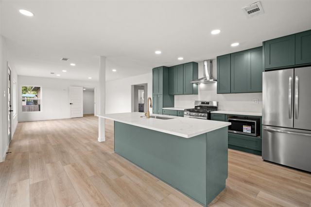3134 W Jefferson Boulevard, Dallas, TX 75211