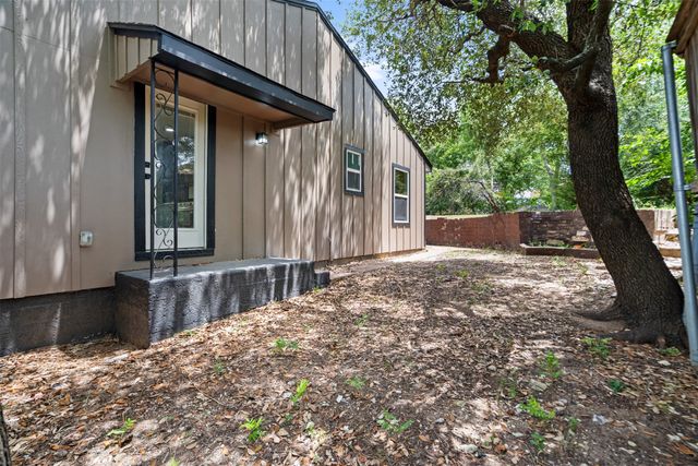 3134 W Jefferson Boulevard, Dallas, TX 75211