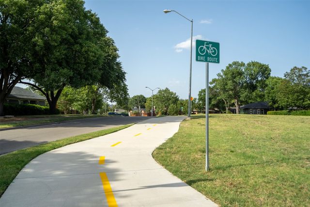3134 W Jefferson Boulevard, Dallas, TX 75211