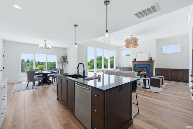 564 Keltic Pines Boulevard, Huntertown, IN 46748