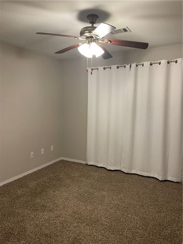 1623 N Garden Avenue, Fayetteville, AR 72704