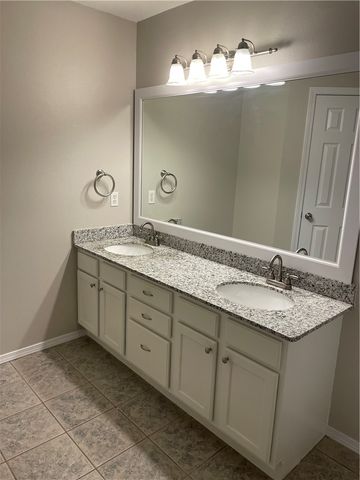 1623 N Garden Avenue, Fayetteville, AR 72704