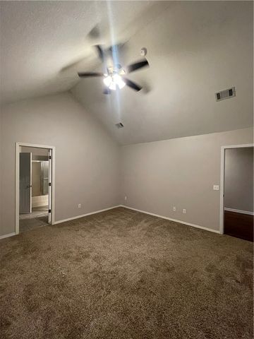 1623 N Garden Avenue, Fayetteville, AR 72704