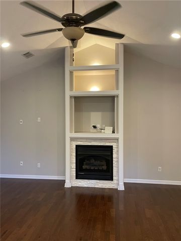 1623 N Garden Avenue, Fayetteville, AR 72704